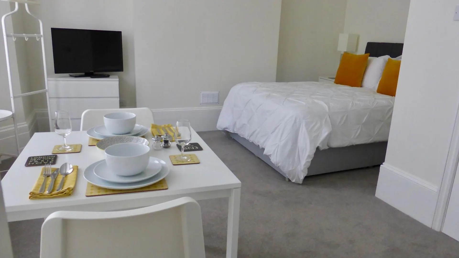 Stylish Studio Apartment In Central Hove.